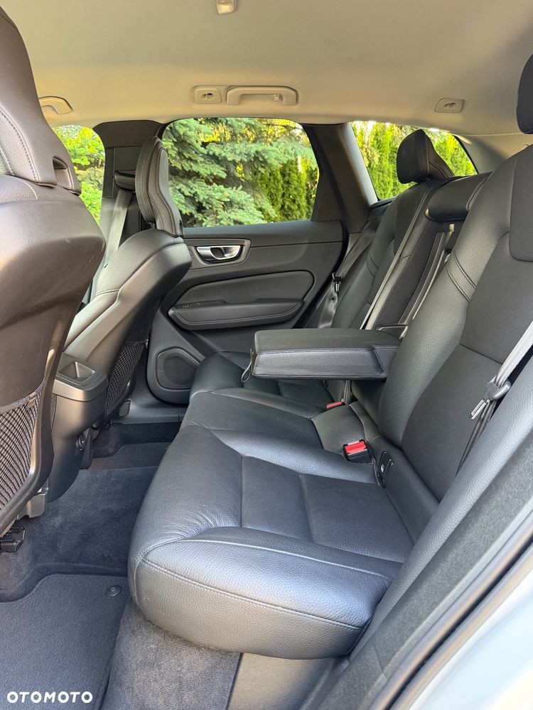 Volvo XC 60 B4 D AWD Inscription - 28