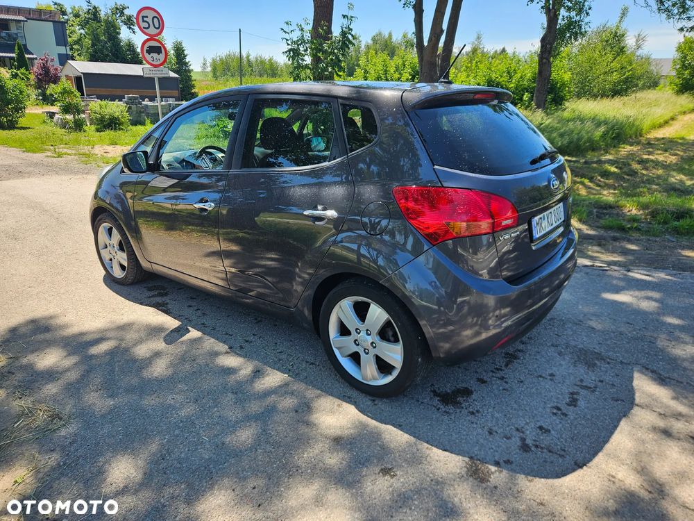 Kia Venga - 12