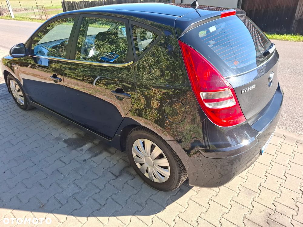 Hyundai i30 1.4 Base + - 4