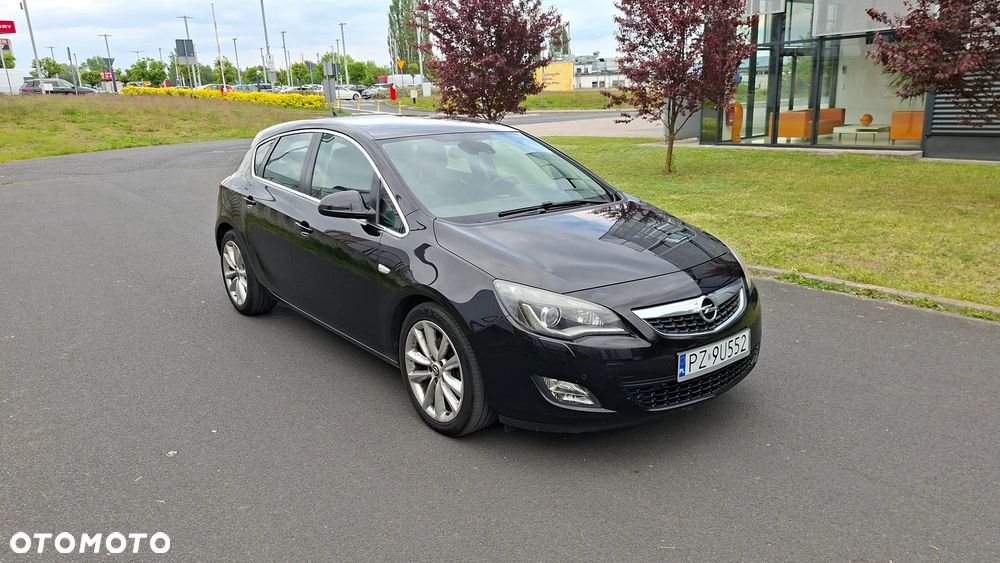 Opel Astra 1.6 Turbo Edition - 1