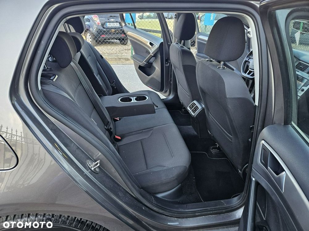 Volkswagen Golf - 11