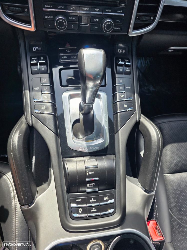 Porsche Cayenne S E-Hybrid - 13