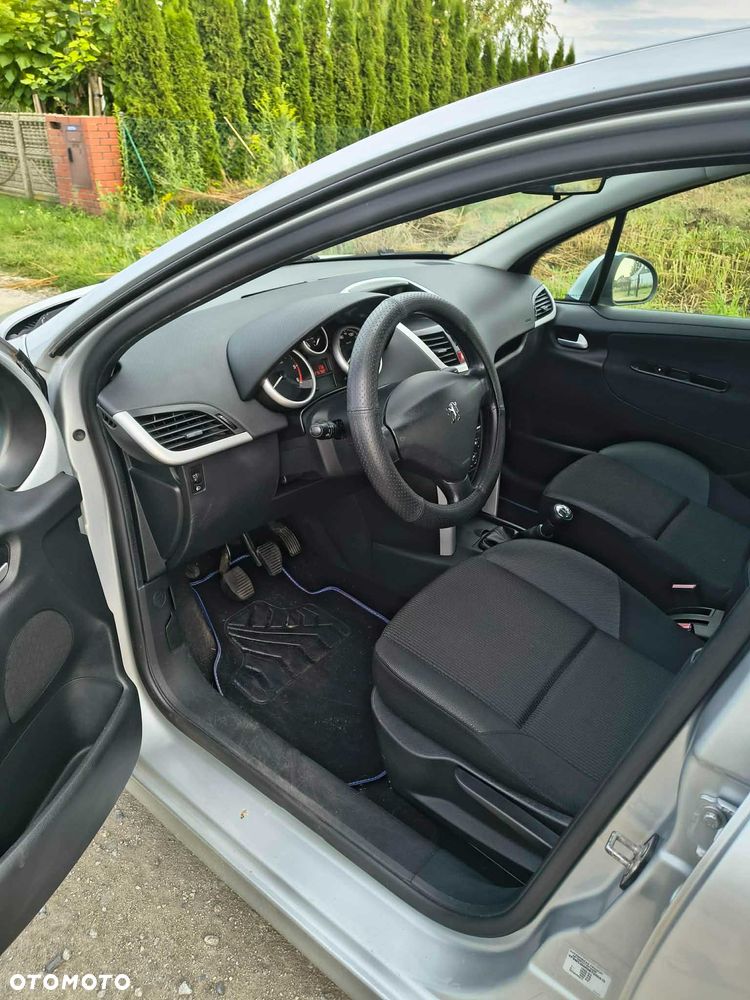 Peugeot 207 - 3