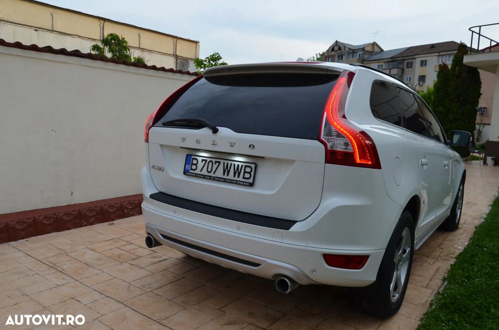 Volvo XC 60 2.4D AWD Aut. RDesign - 7
