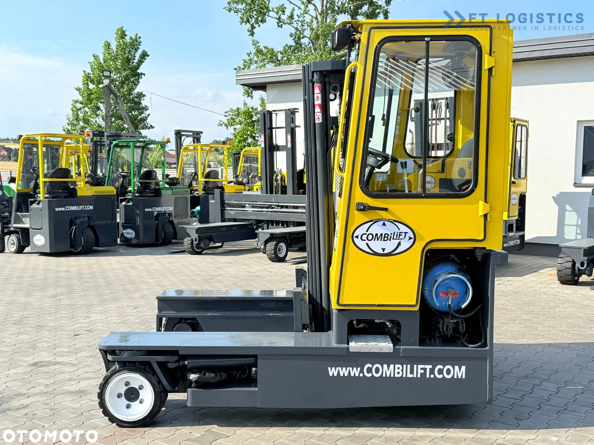 Combilift C3000 / GAS / TRIPLEX - 4900MM / JEDYNE 1537 MTH / POZYCJONER WIDEŁ / KABINA / JAK NOWY - 3
