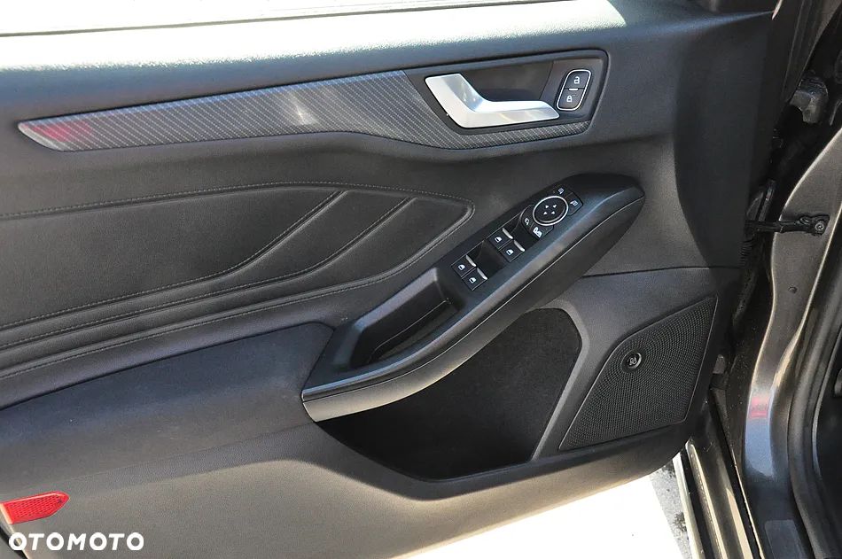 Ford Focus 2.0 EcoBlue ST-Line - 25
