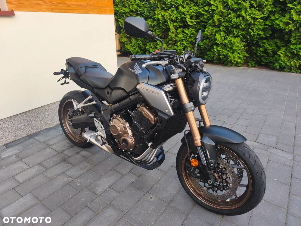 Honda CB - 1
