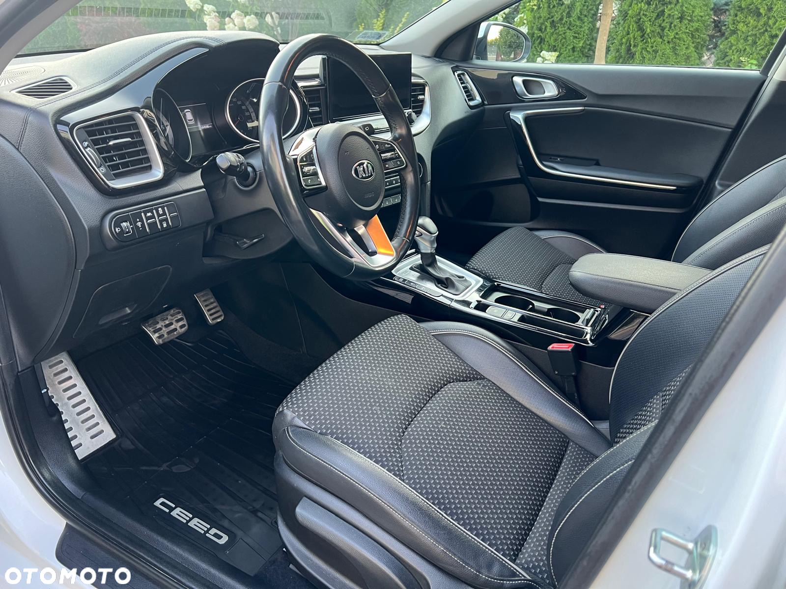 Kia Ceed 1.6 CRDi SCR L Business Line DCT - 13