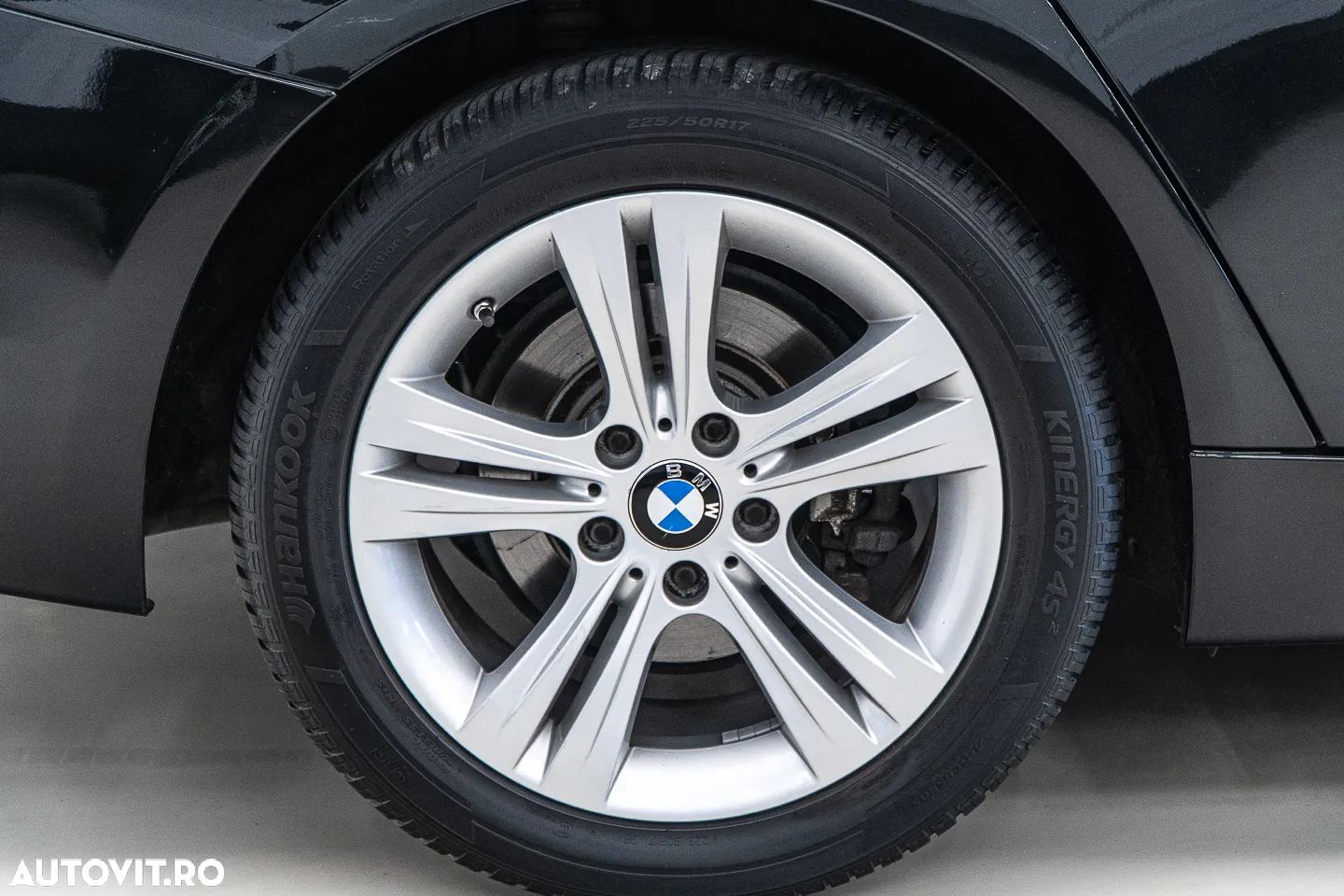 BMW Seria 3 318d Sport Line - 40