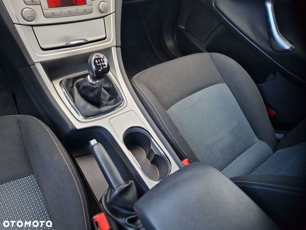 Ford Mondeo 1.8 TDCi Ambiente - 15