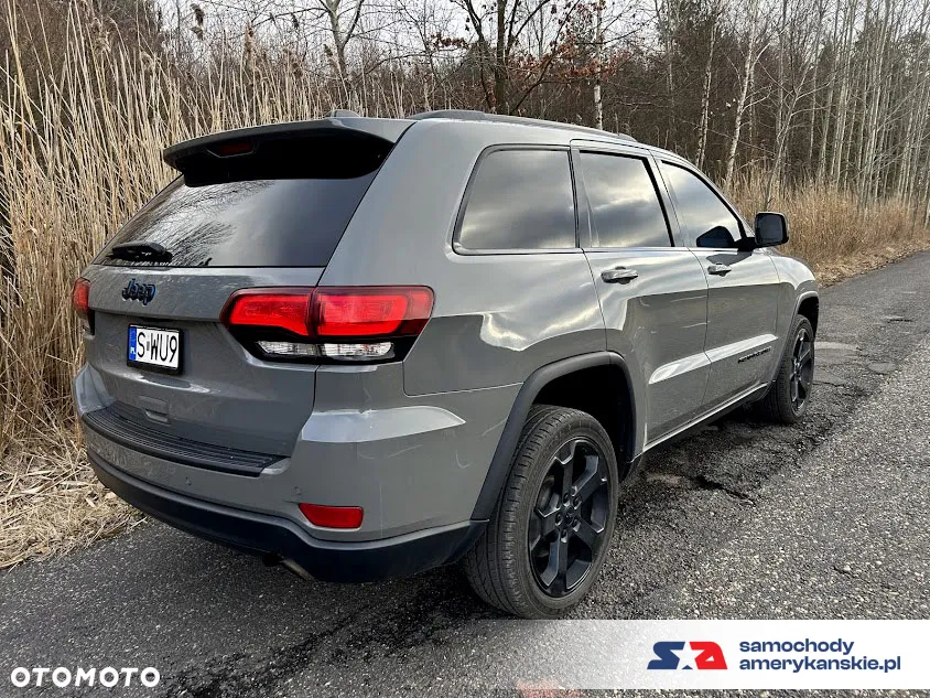 Jeep Grand Cherokee - 15