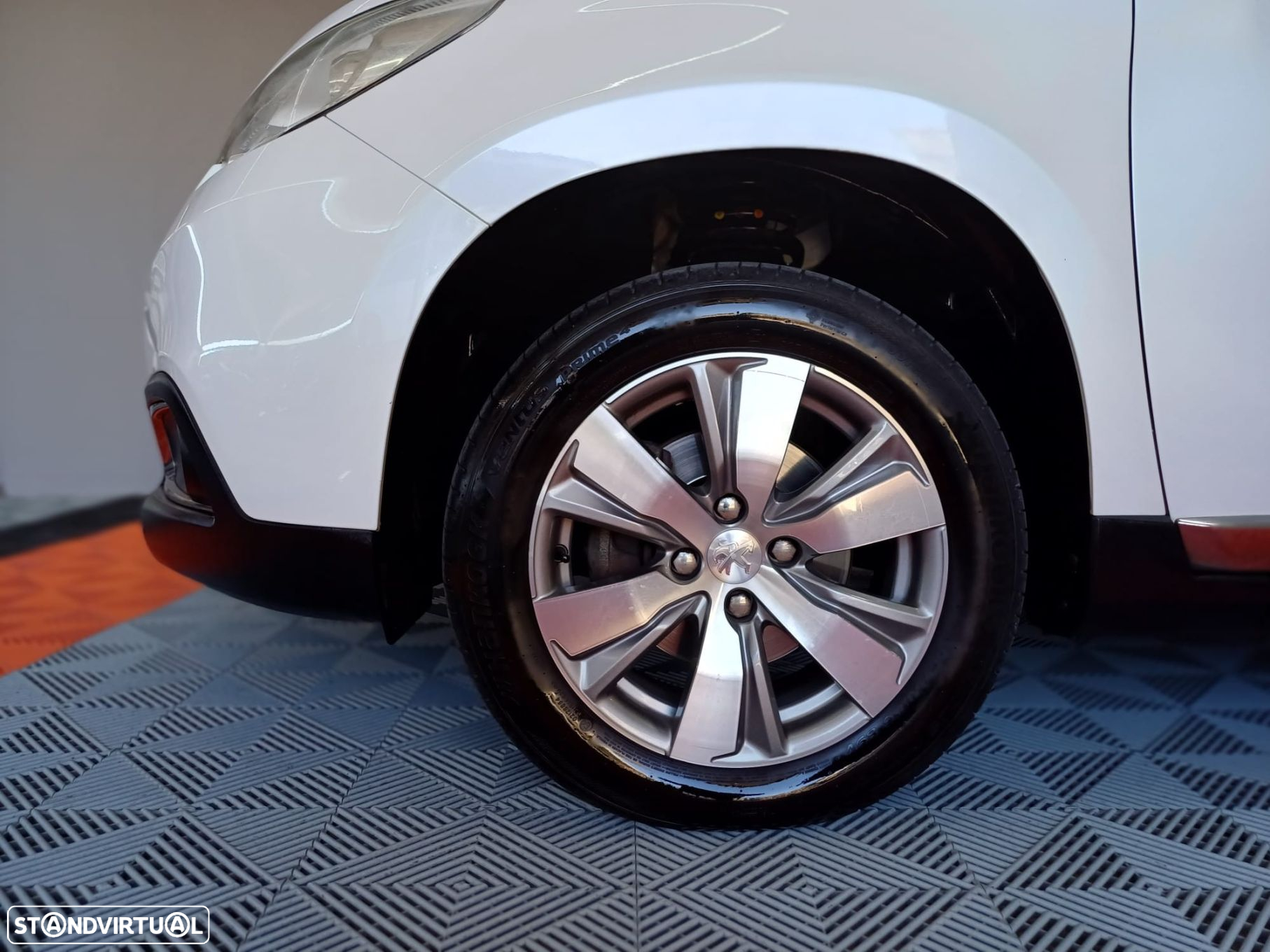 Peugeot 2008 1.2 PureTech Allure - 9