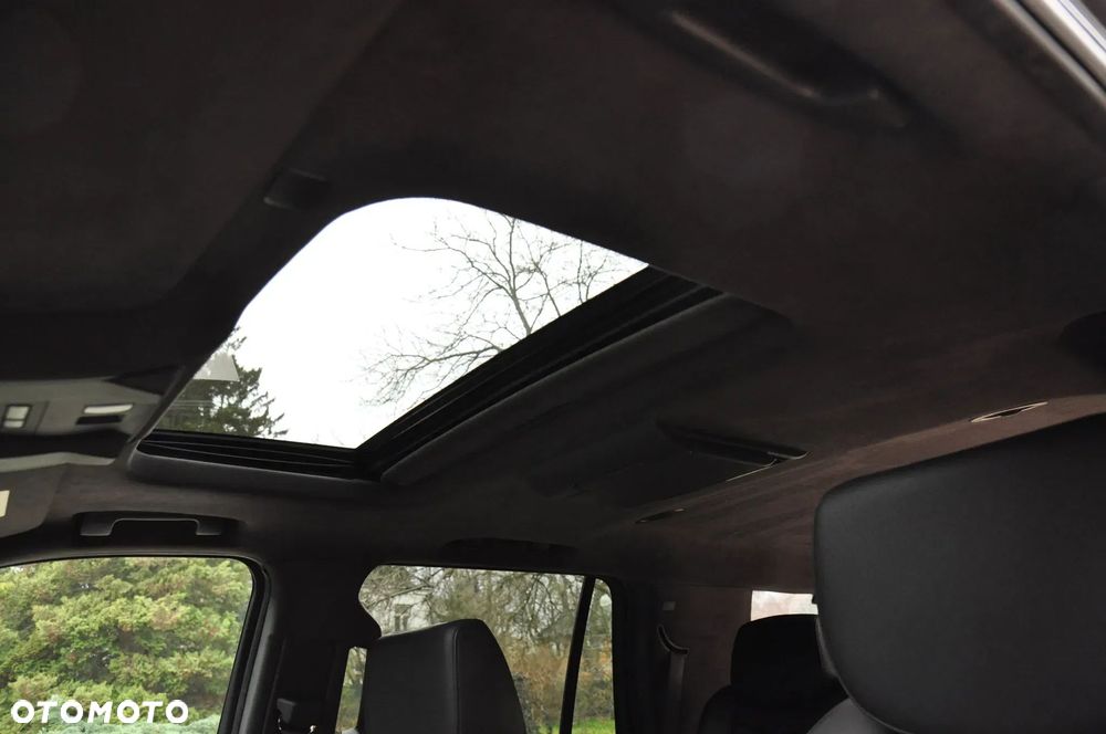 Cadillac Escalade - 36