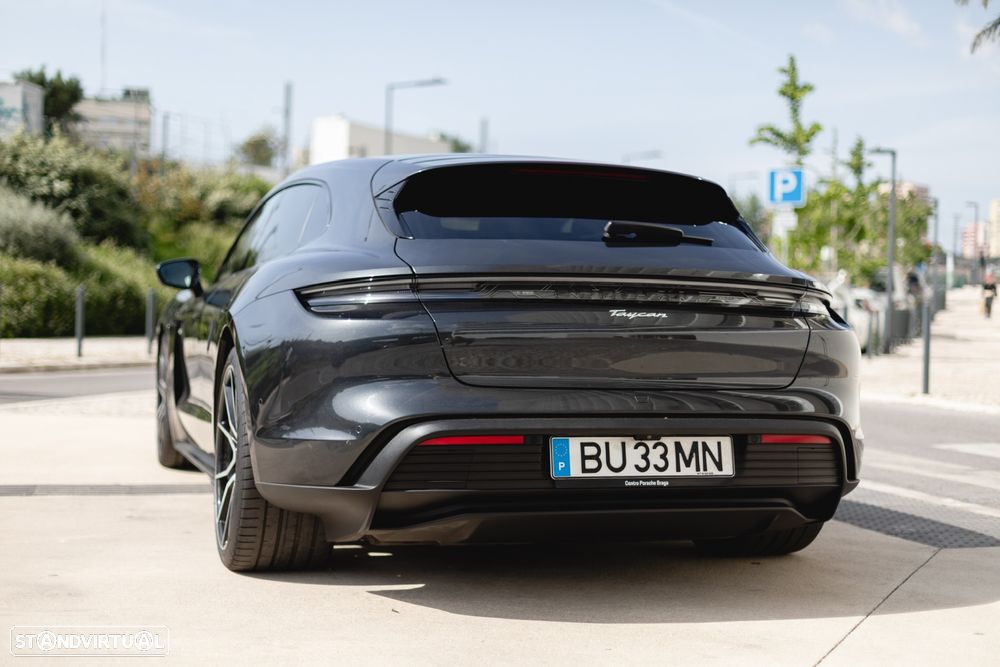 Porsche Taycan Sport Turismo - 8