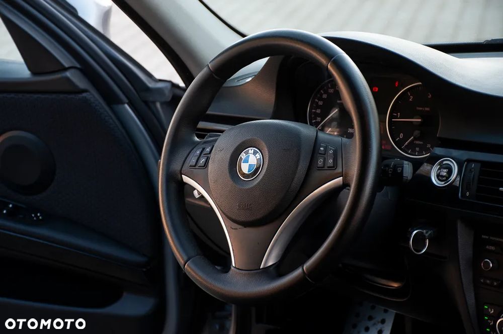 BMW Seria 3 320d - 34