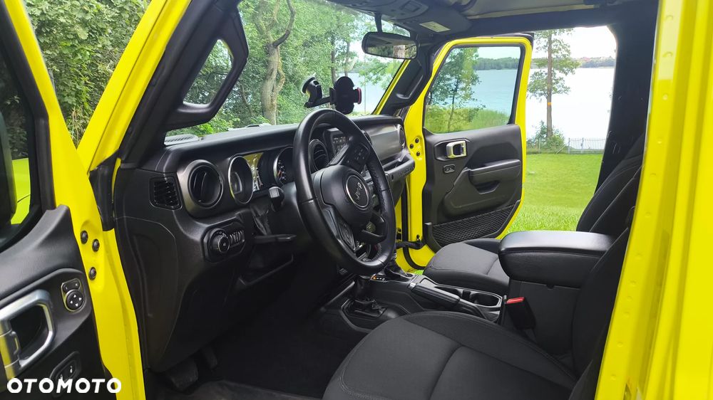 Jeep Wrangler - 19