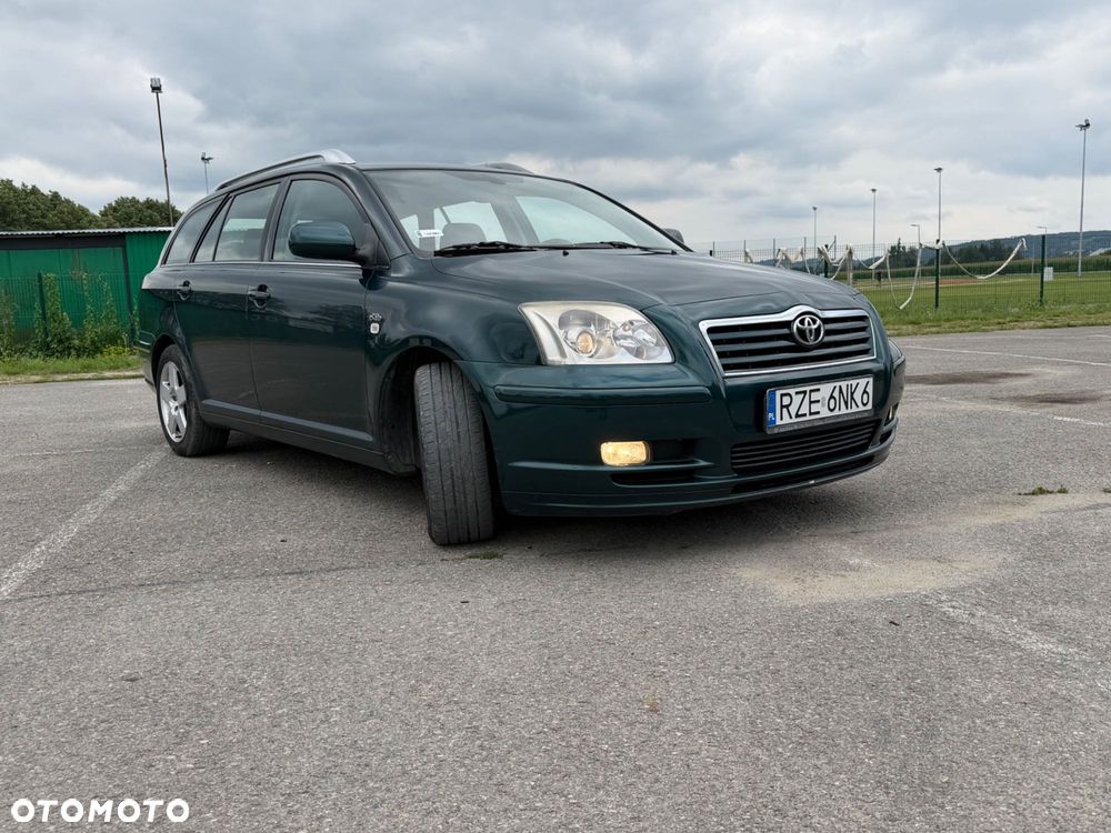 Toyota Avensis - 1