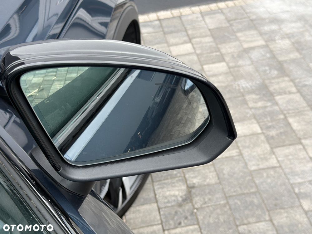 Volvo XC 40 B3 B DKG Ultra Dark - 19