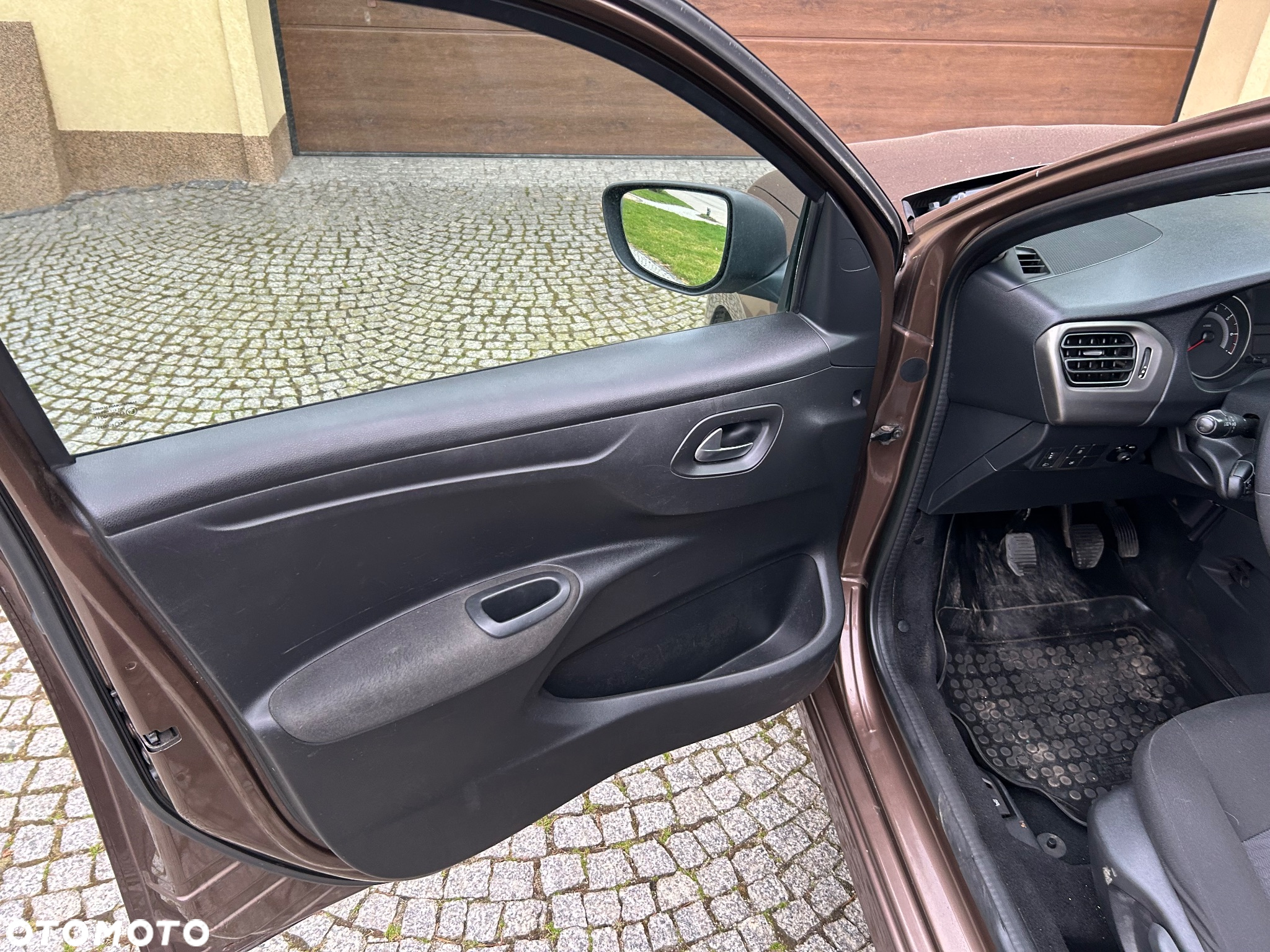 Peugeot 301 1.2 Pure Tech Active - 17