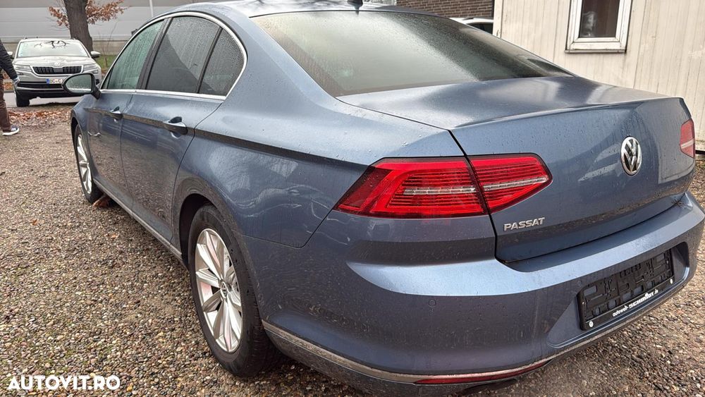 Volkswagen Passat - 10