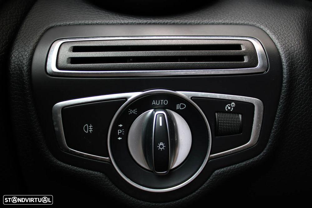 Mercedes-Benz C 300 AMG Line - 46