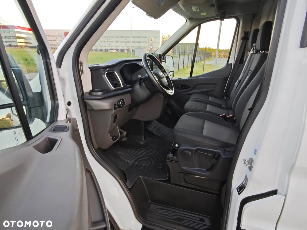 Ford Transit - 15