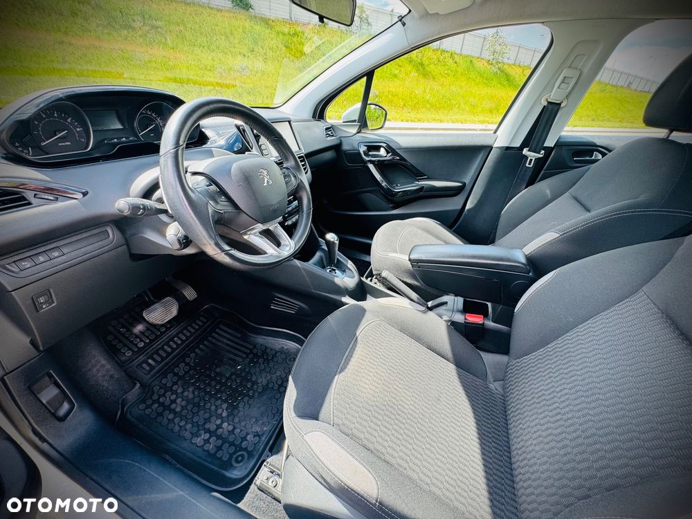 Peugeot 208 - 4