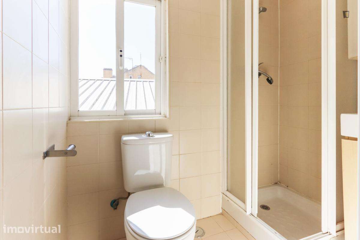 Quarto - localizado em Penha Lisbon - Grande imagem: 4/27