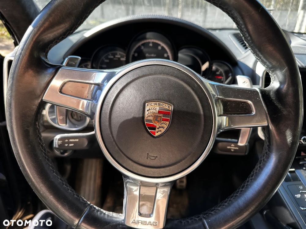 Porsche Cayenne Turbo - 9