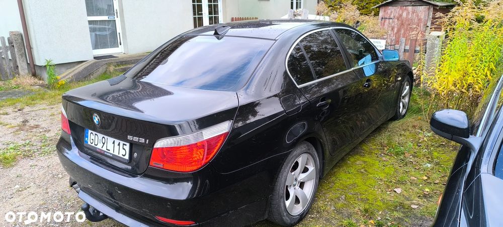 BMW Seria 5 523i - 9