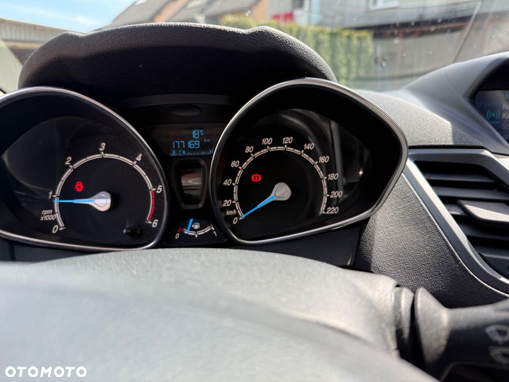 Ford Fiesta - 9
