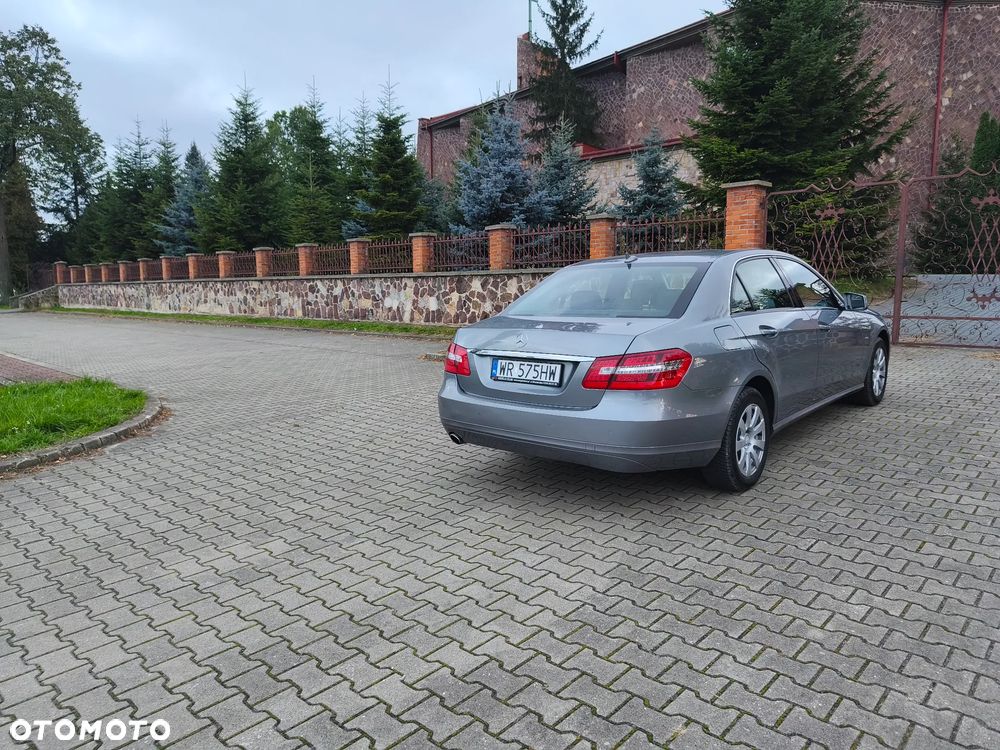 Mercedes-Benz Klasa E 200 CGI BlueEffICIENCY Elegance - 6