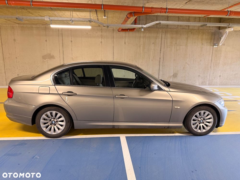 BMW Seria 3 325i - 27