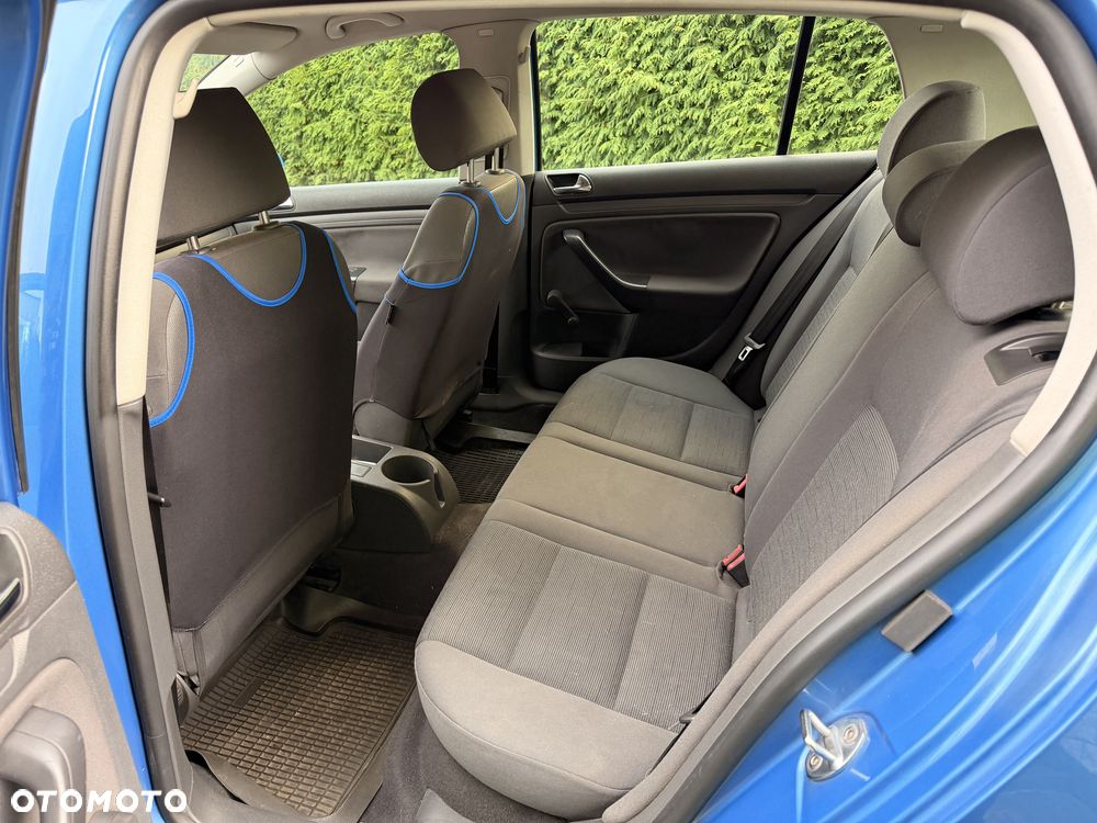 Volkswagen Golf - 5