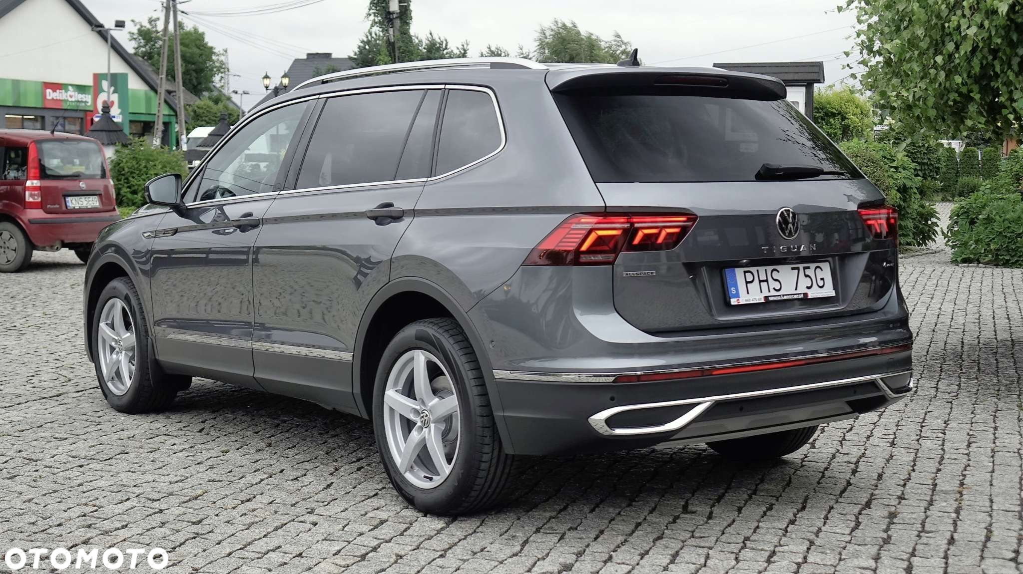 Volkswagen Tiguan Allspace - 12