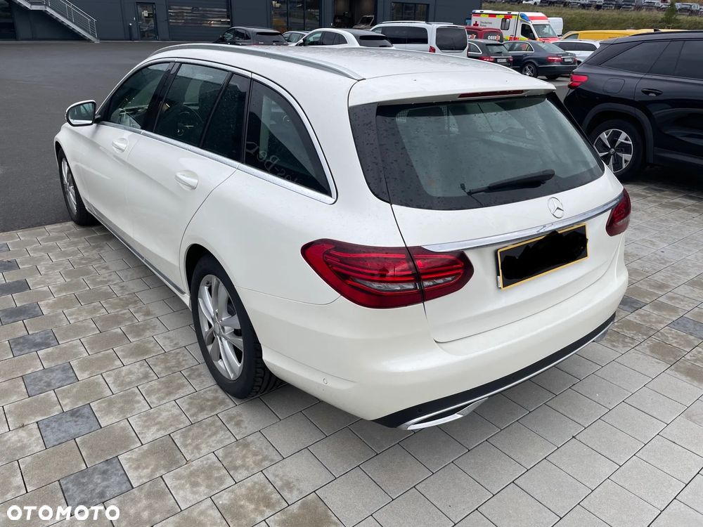 Mercedes-Benz Klasa C 180 d Exclusive - 3