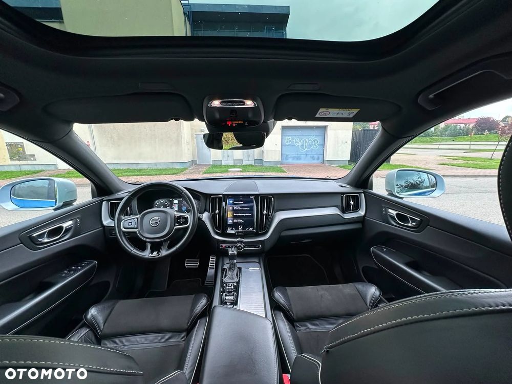 Volvo XC 60 D5 AWD R-Design - 9