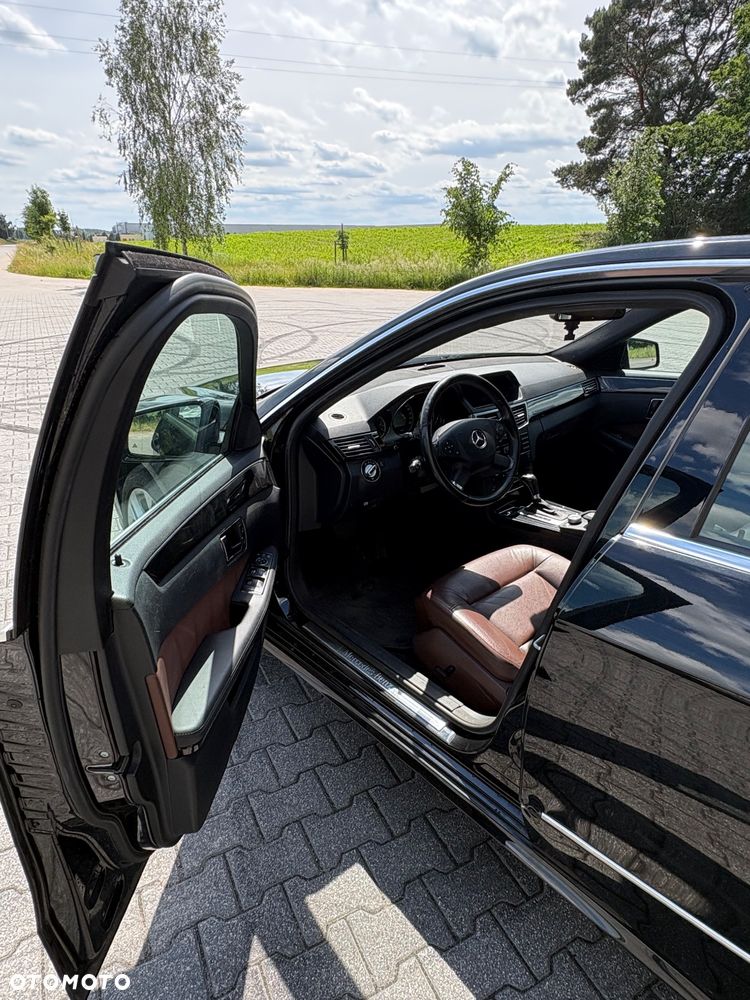 Mercedes-Benz Klasa E 250 CGI BlueEFFICIENCY Avantgarde - 16
