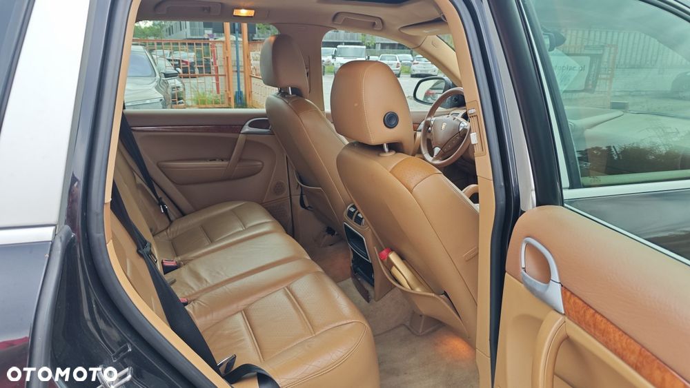 Porsche Cayenne - 38