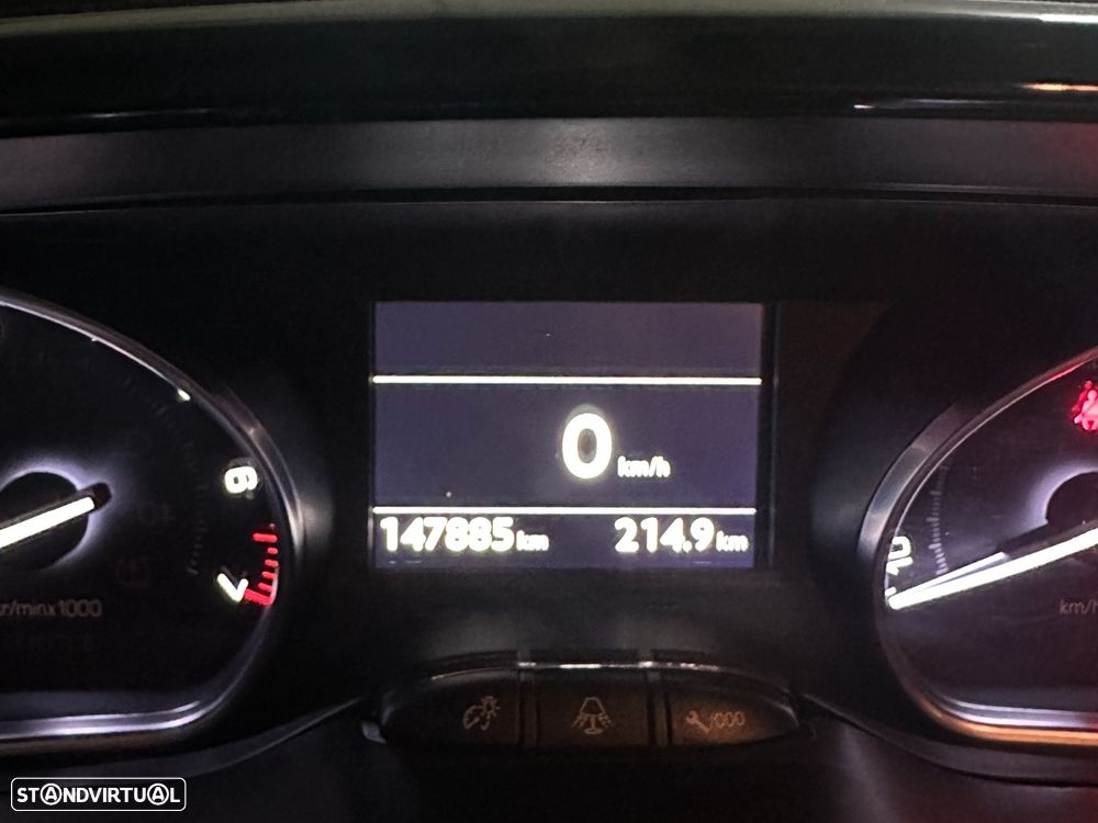 Peugeot 2008 82 VTI Acess - 12