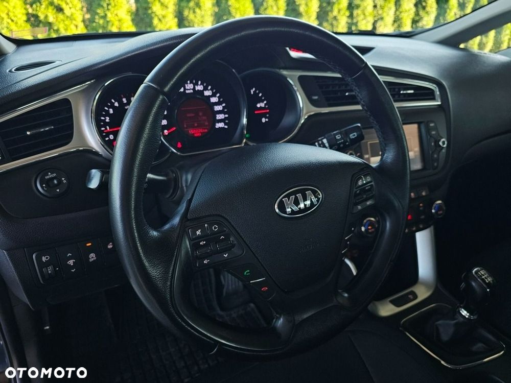Kia Ceed - 12