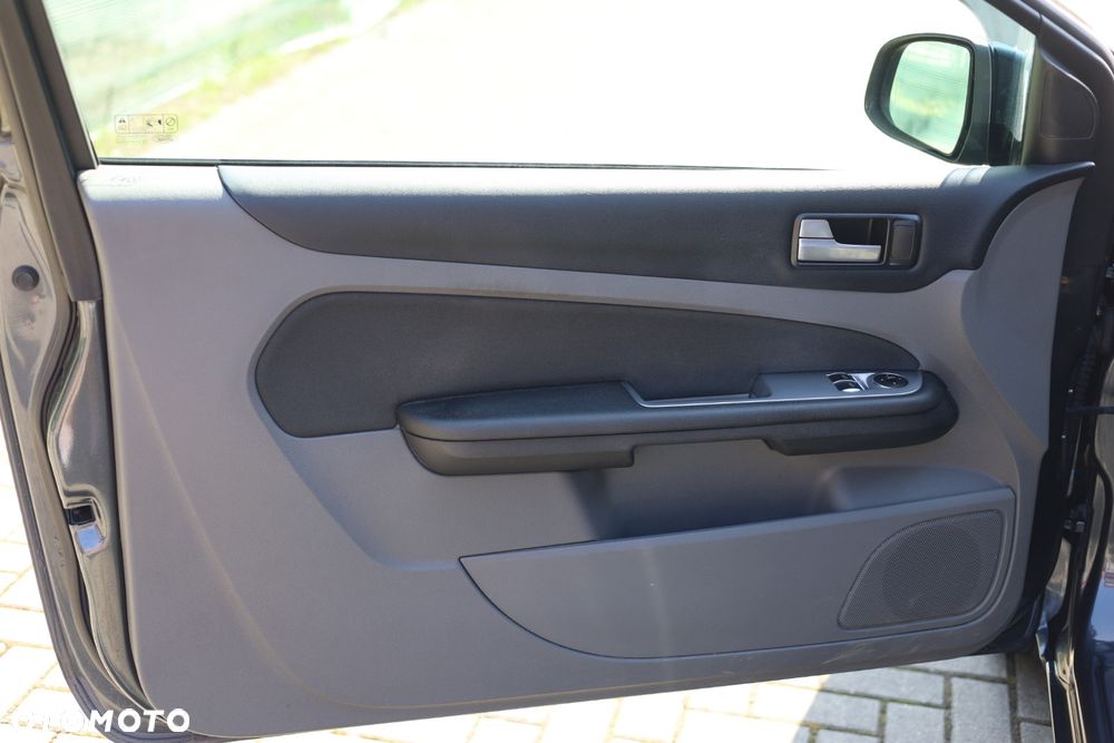 Ford Focus 1.8 Titanium - 38