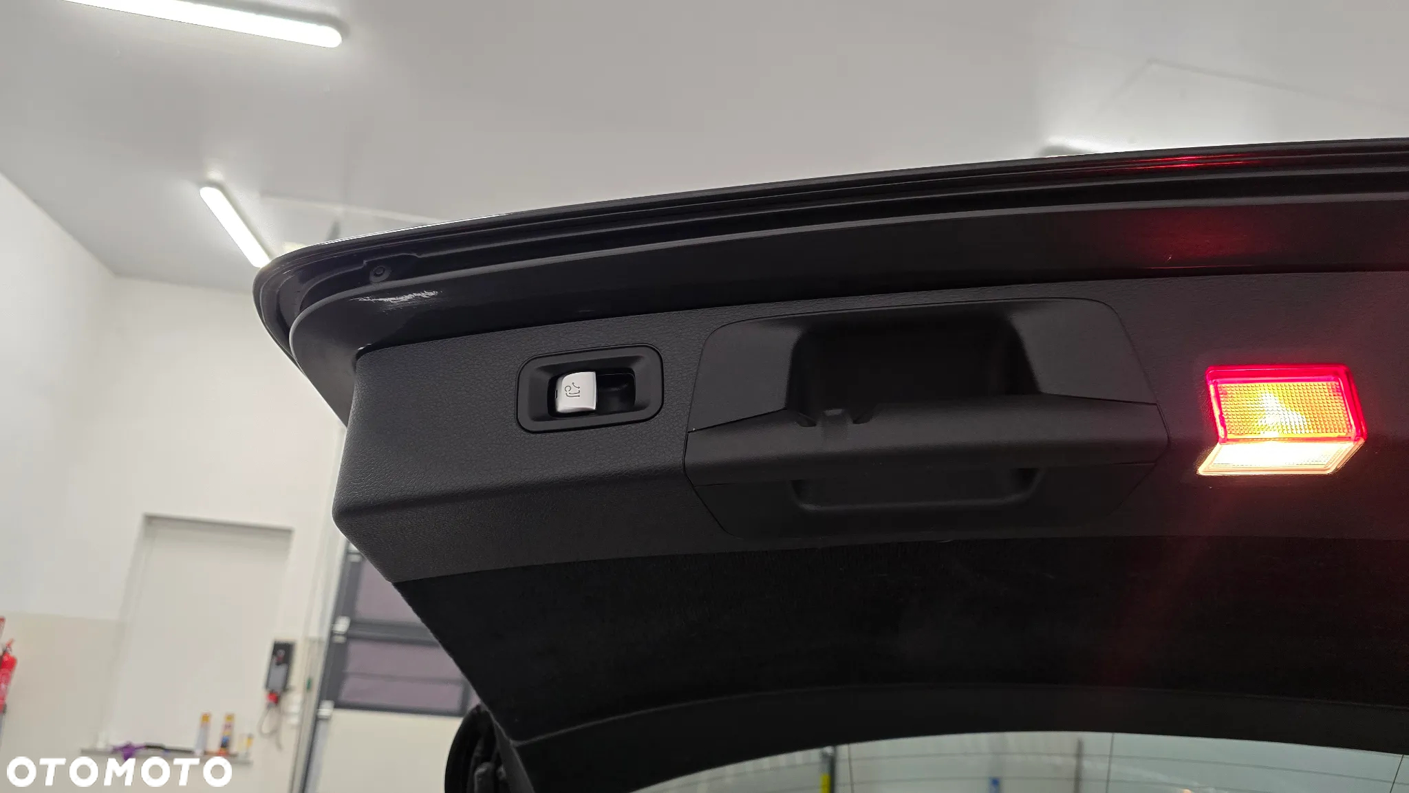 Mercedes-Benz Klasa E 300 de 4Matic T 9G-TRONIC Exclusive - 10