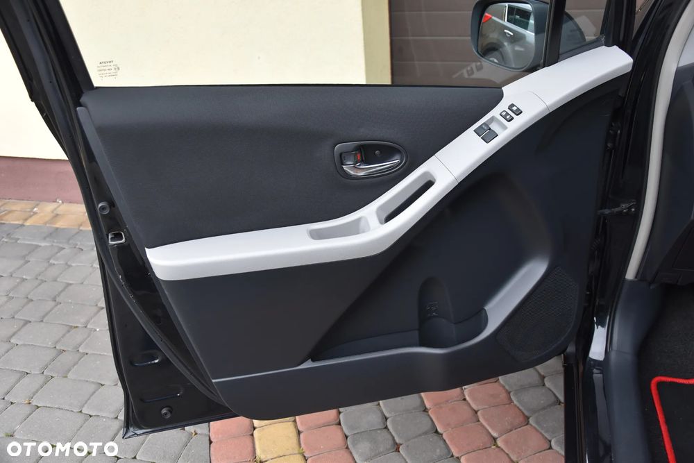 Toyota Yaris 1.33 VVT-i Executive - 28