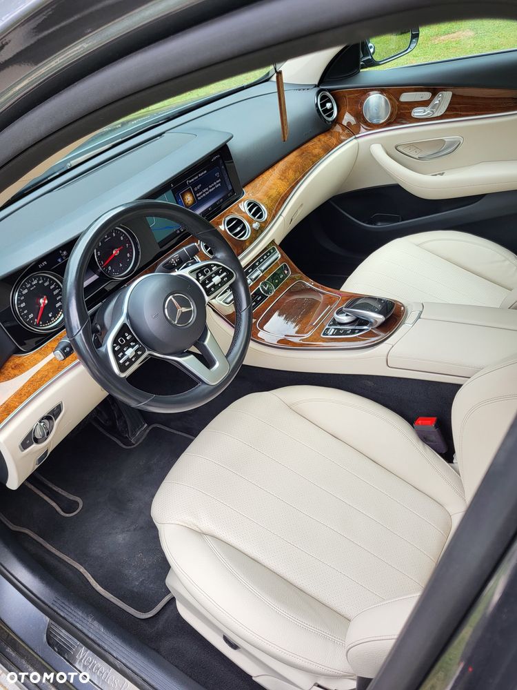 Mercedes-Benz Klasa E - 8