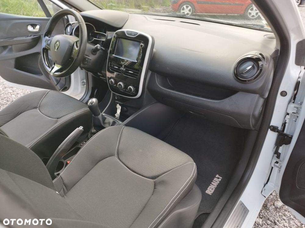 Renault Clio 1.2 16V 75 LIMITED - 11