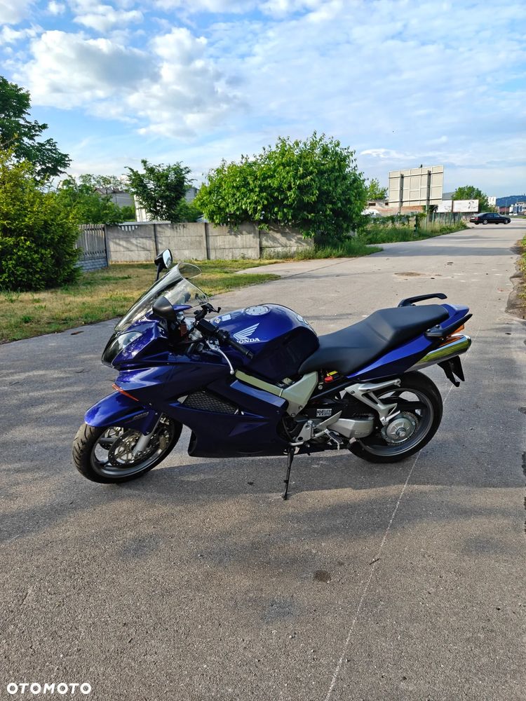Honda VFR - 4