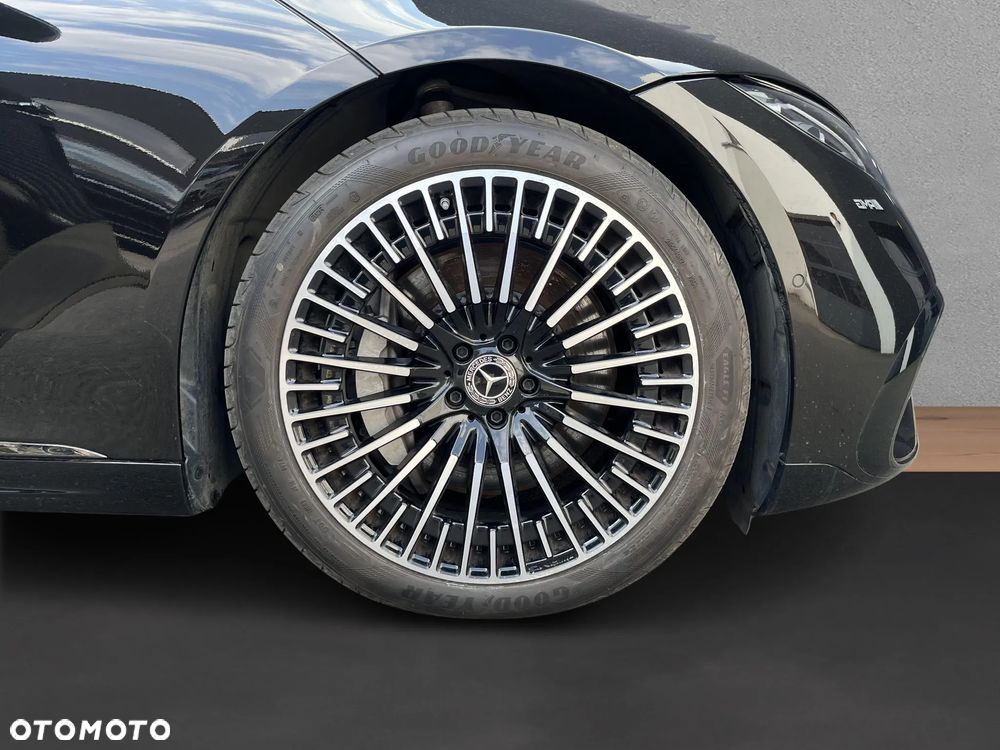 Mercedes-Benz EQS - 9