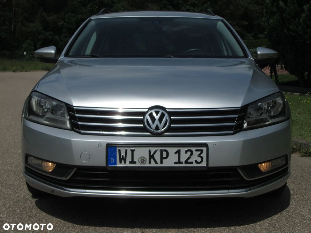 Volkswagen Passat 2.0 TDI DPF BlueMotion Technology Comfortline - 11