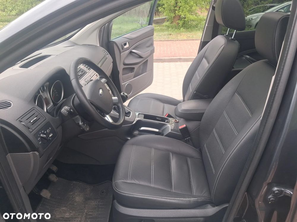 Ford Kuga 2.0 TDCi 2x4 Titanium - 5